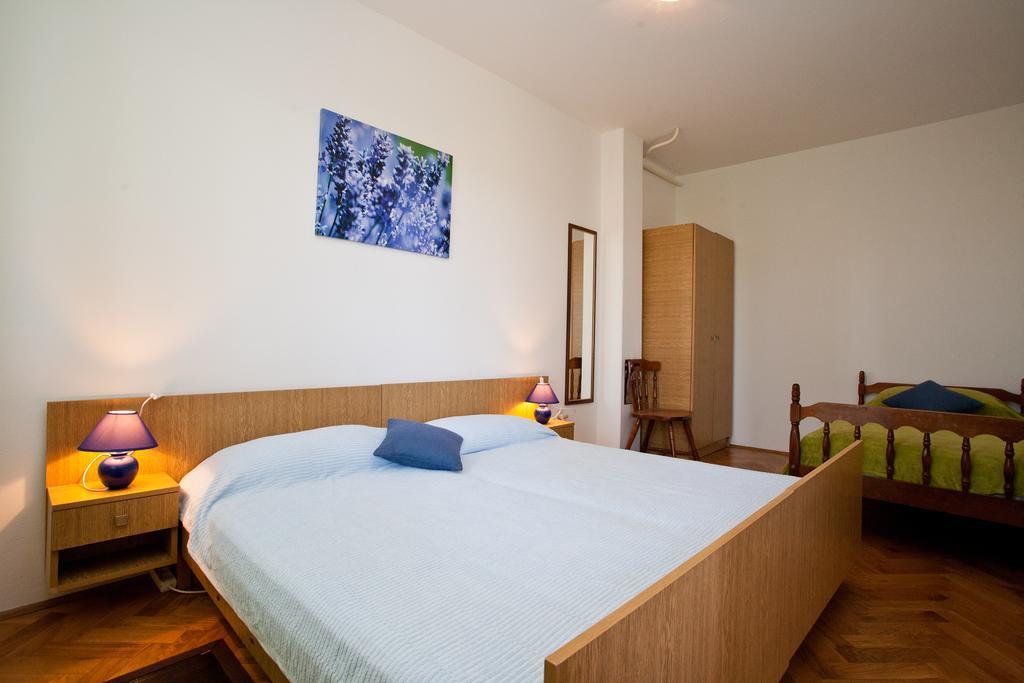 Apartment Milka A4 Krk Town Eksteriør bilde